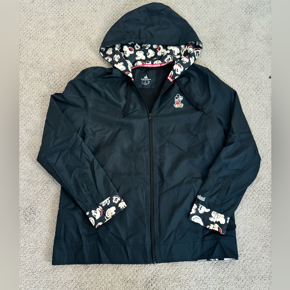 DISNEY RAINCOAT! SIZE WOMENS LARGE IN GOOD CONDITION